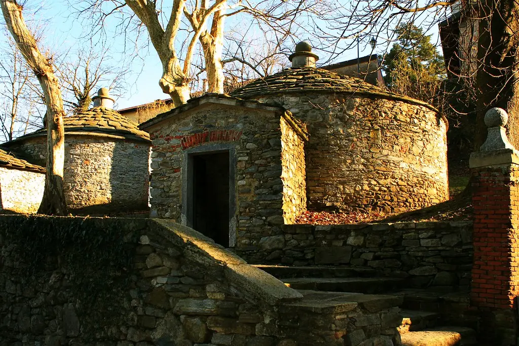 Ghiacciaie di Cazzago Brabbia