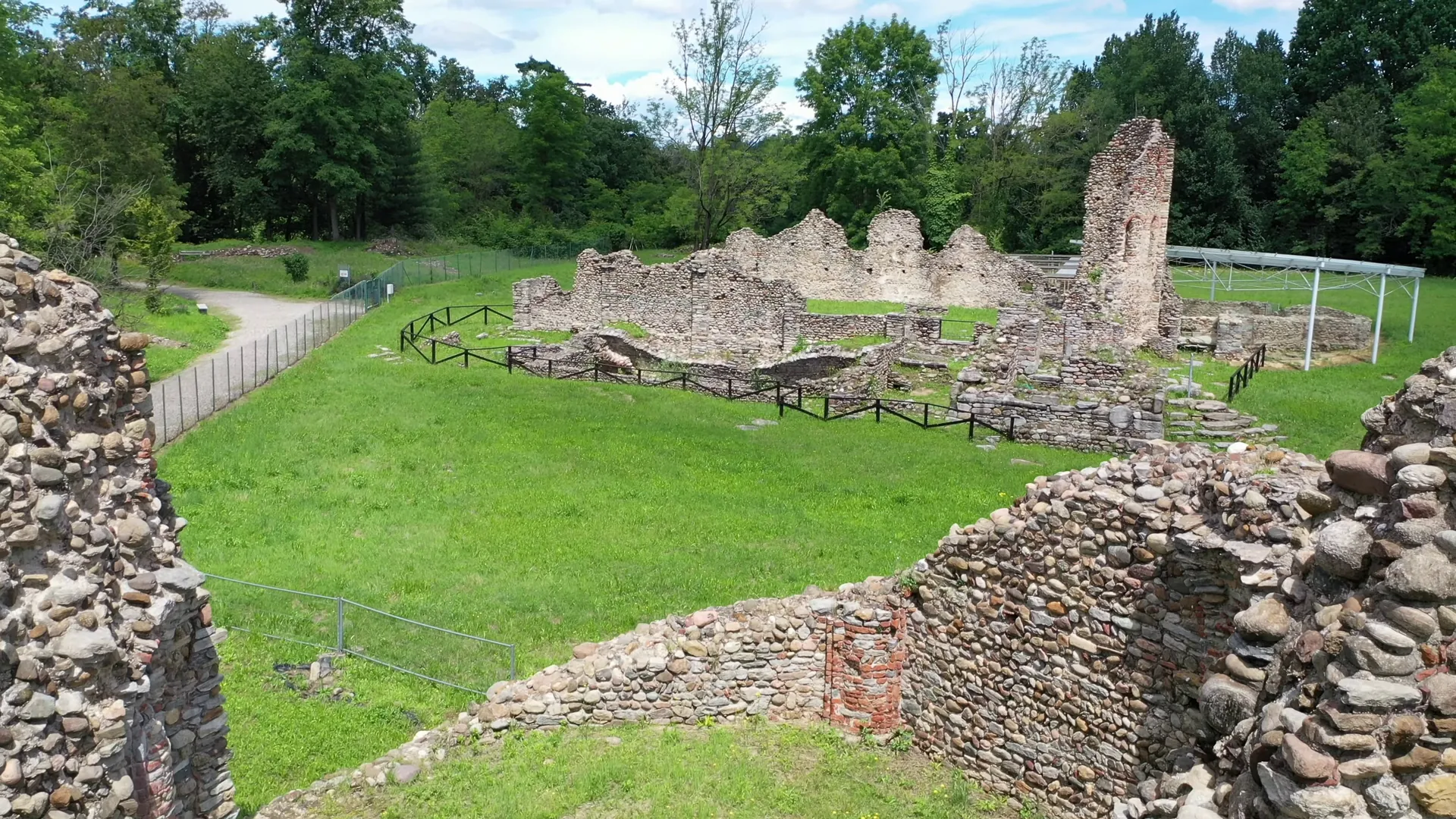 Sito archeologico Castelseprio foto aerea
